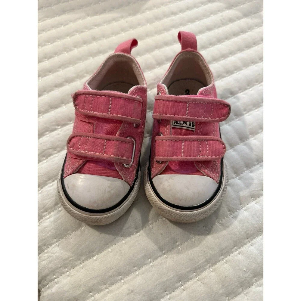 Pink toddler Converse